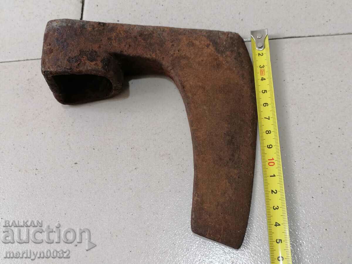 Vechi instrument de topor din fier forjat - 7 Vechi instrument de topor din fier forjat - 7