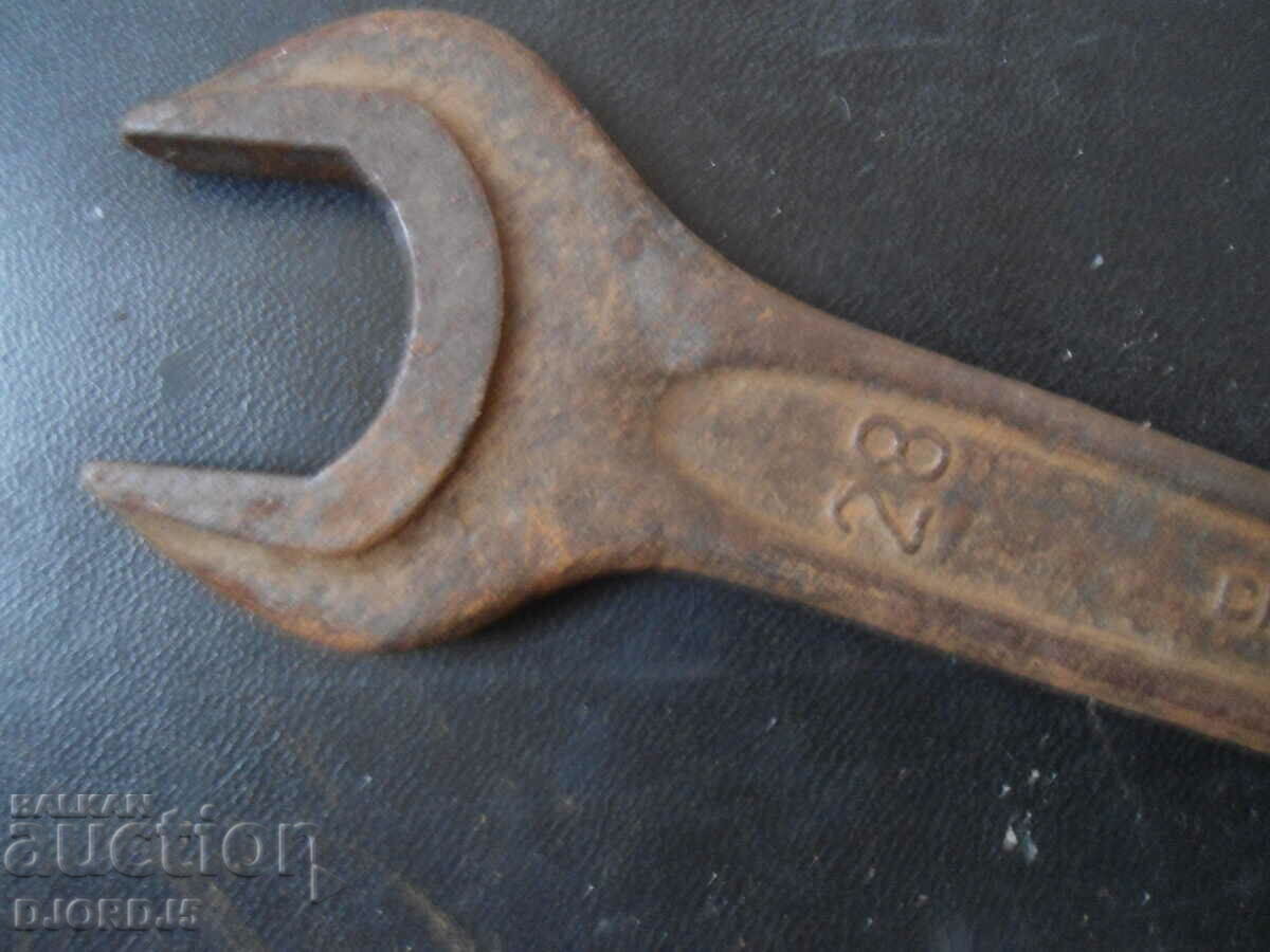 Old key 25-28, CHROME-ALLOY with price 3.00 BGN | € 1.53 Old key 25-28, CHROME-ALLOY with price 3.00 BGN | € 1.53