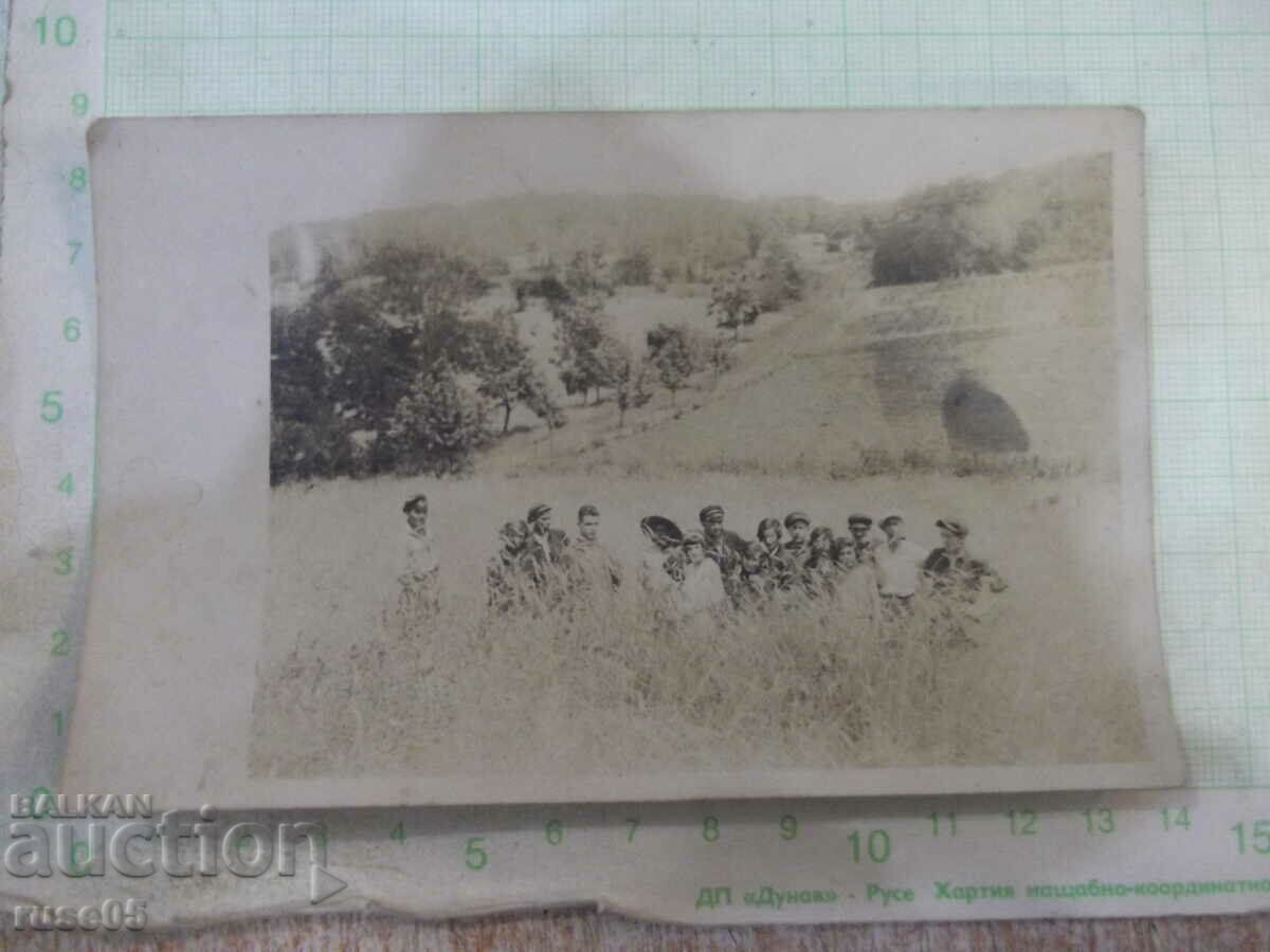 Παλιά φωτογραφία μαθητών στο χωράφι