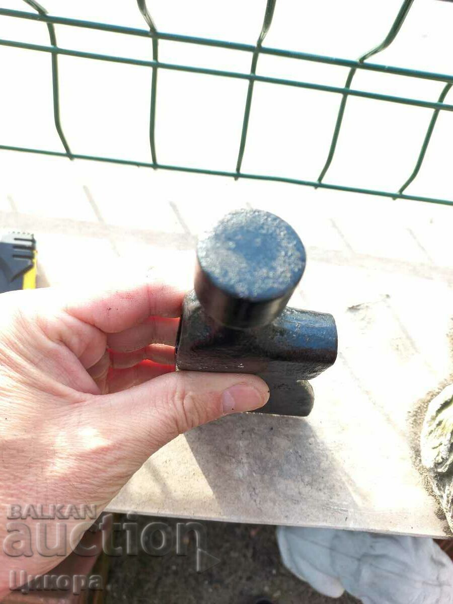 OLD AX HAMMER SEAL - 5 OLD AX HAMMER SEAL - 5