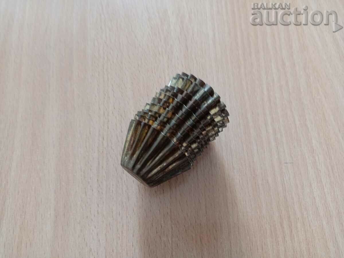 Delivery of vintage cake tins Delivery of vintage cake tins