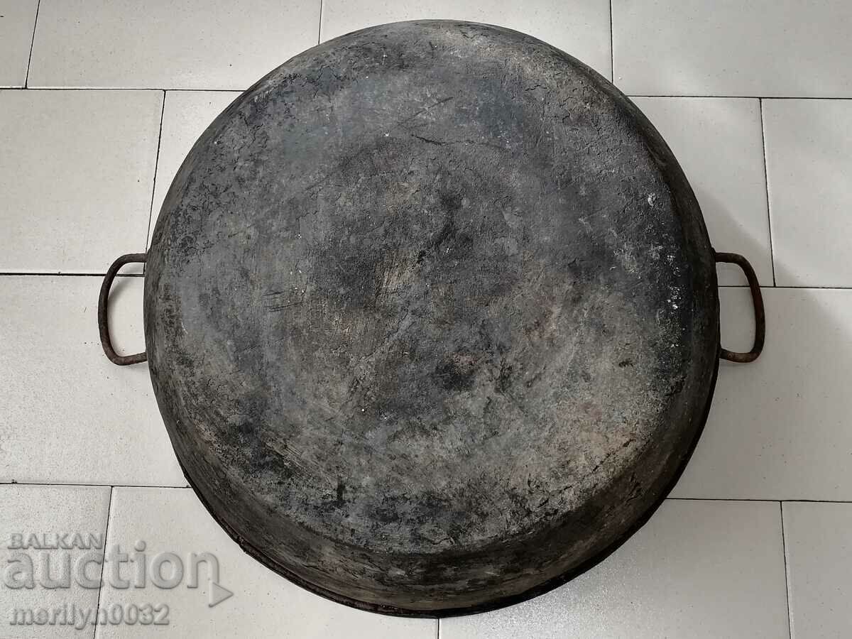 Auction  Old copper lutenitsa tray with engravings LARGE pot copper