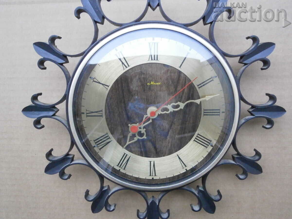 LIGHTHOUSE Quartz 70s USSR wall clock with price 41.00 BGN | € 20.96 LIGHTHOUSE Quartz 70s USSR wall clock with price 41.00 BGN | € 20.96