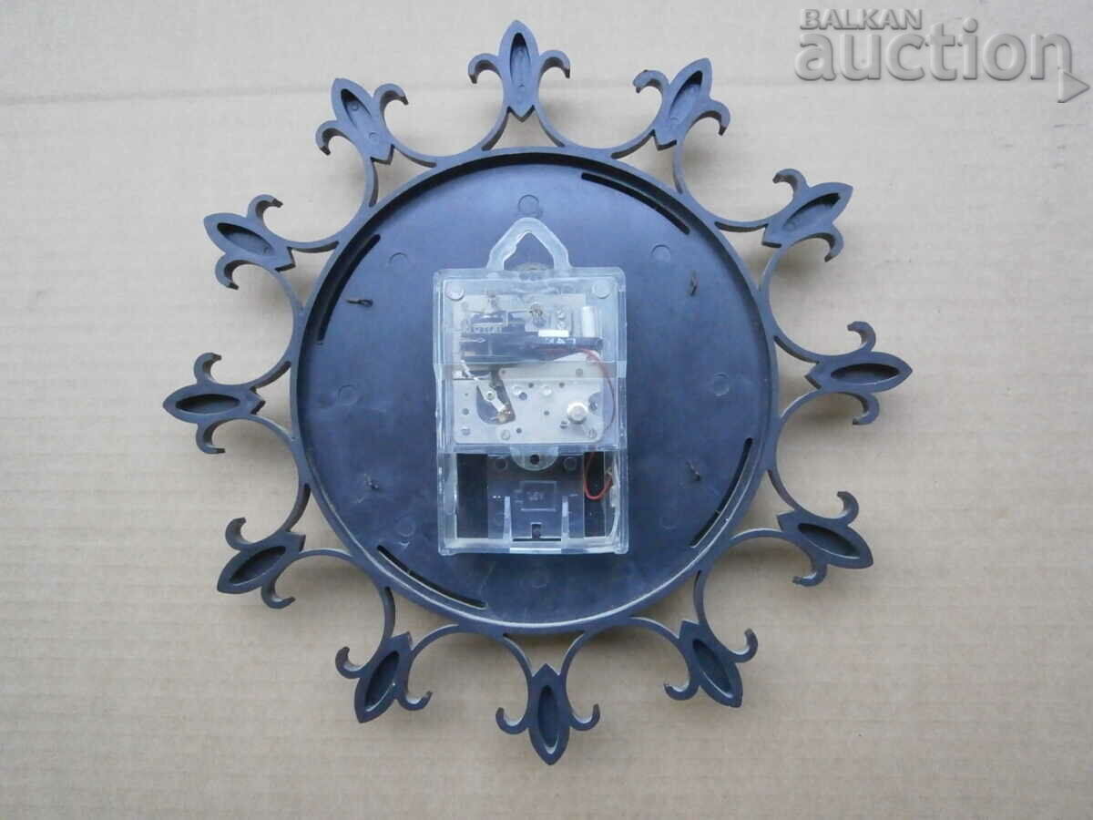 Delivery of LIGHTHOUSE Quartz 70s USSR wall clock Delivery of LIGHTHOUSE Quartz 70s USSR wall clock