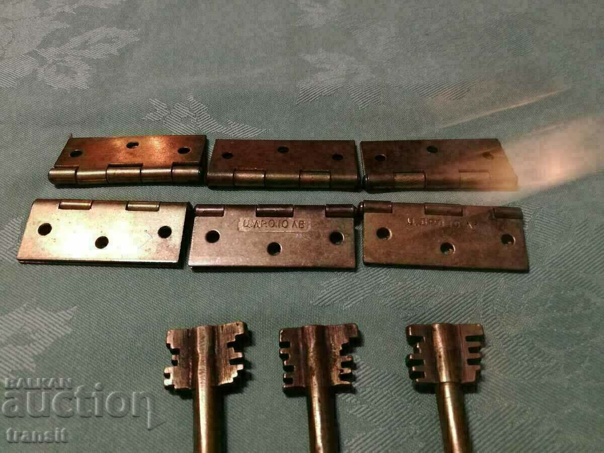 Safe deposit box keys. - 6