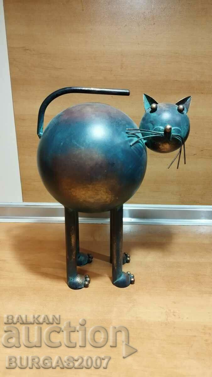 Figura de pisică din metal