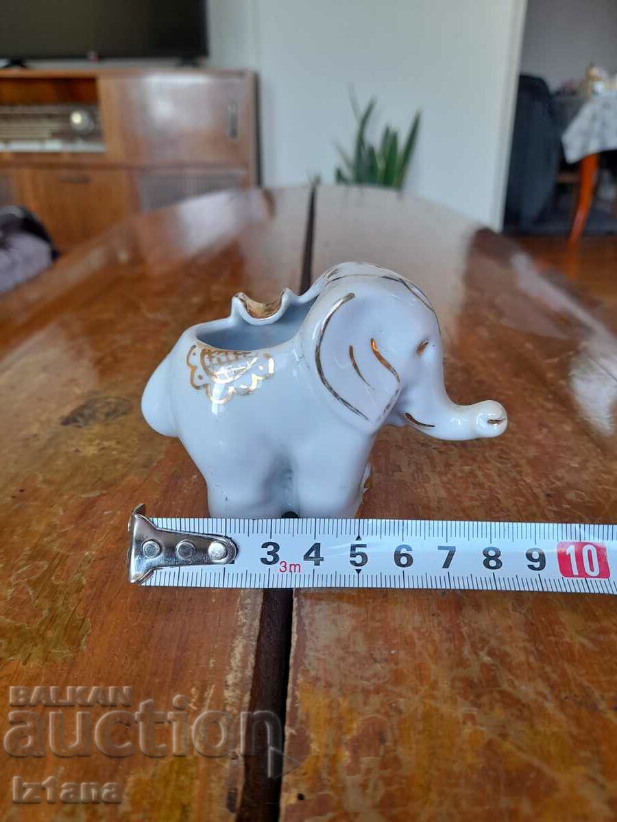 Auction Old porcelain ashtray Elephant Auction Old porcelain ashtray Elephant