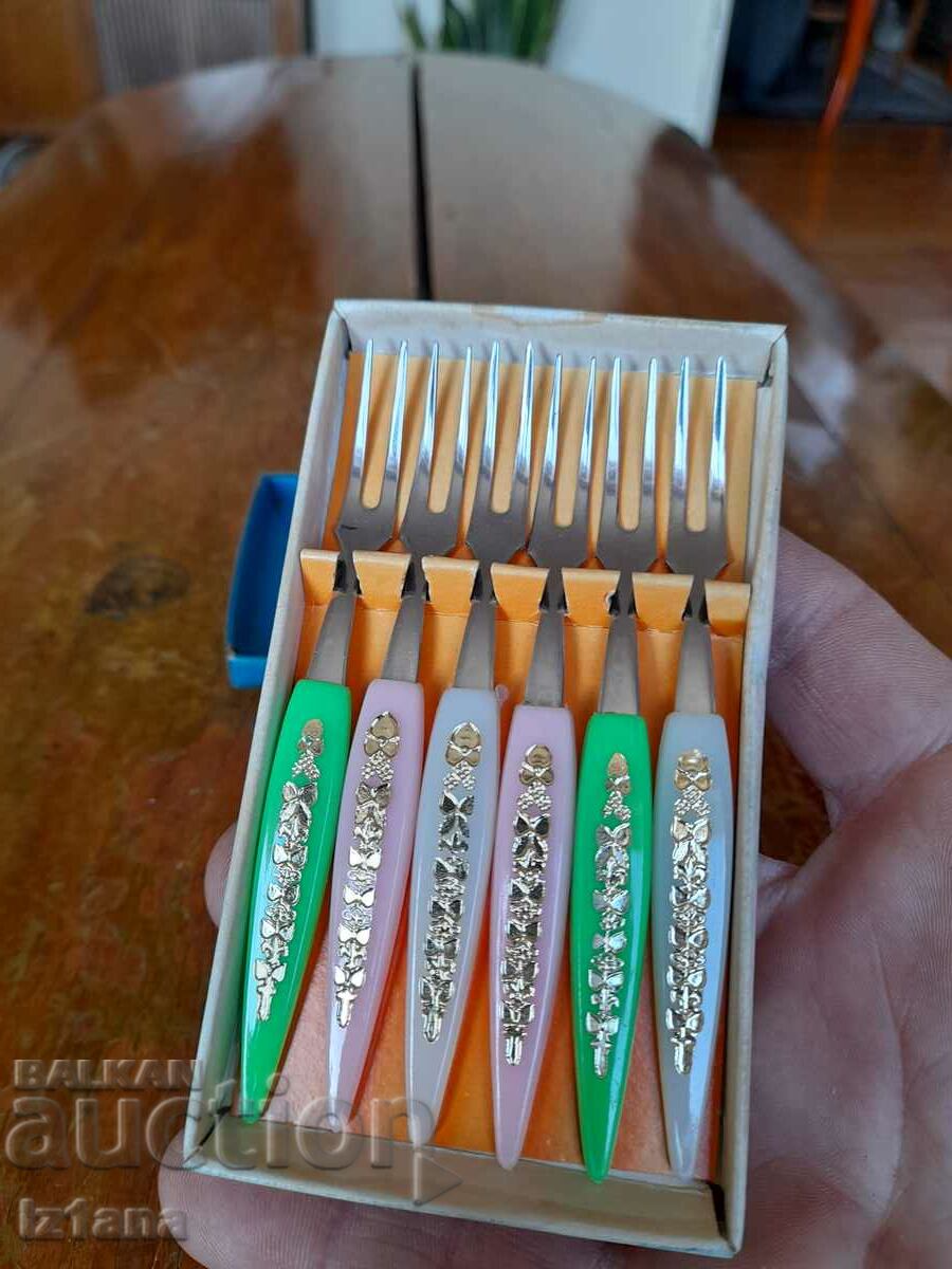 Auction Old dessert forks Auction Old dessert forks