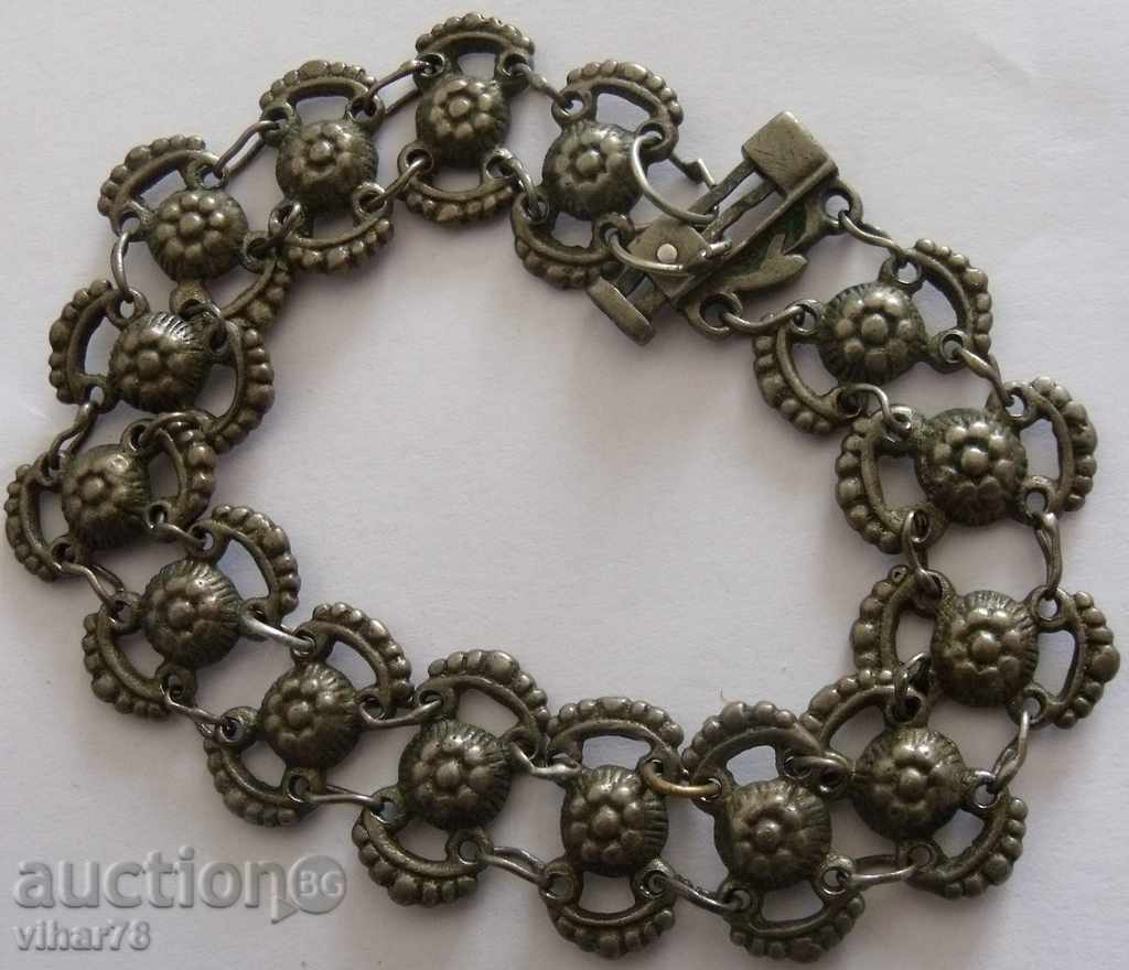 МАЛКА ГРИВНИЧКА-НИСКА ПРОБА СРЕБРО с цена € 19.99 | 39.10 лв.