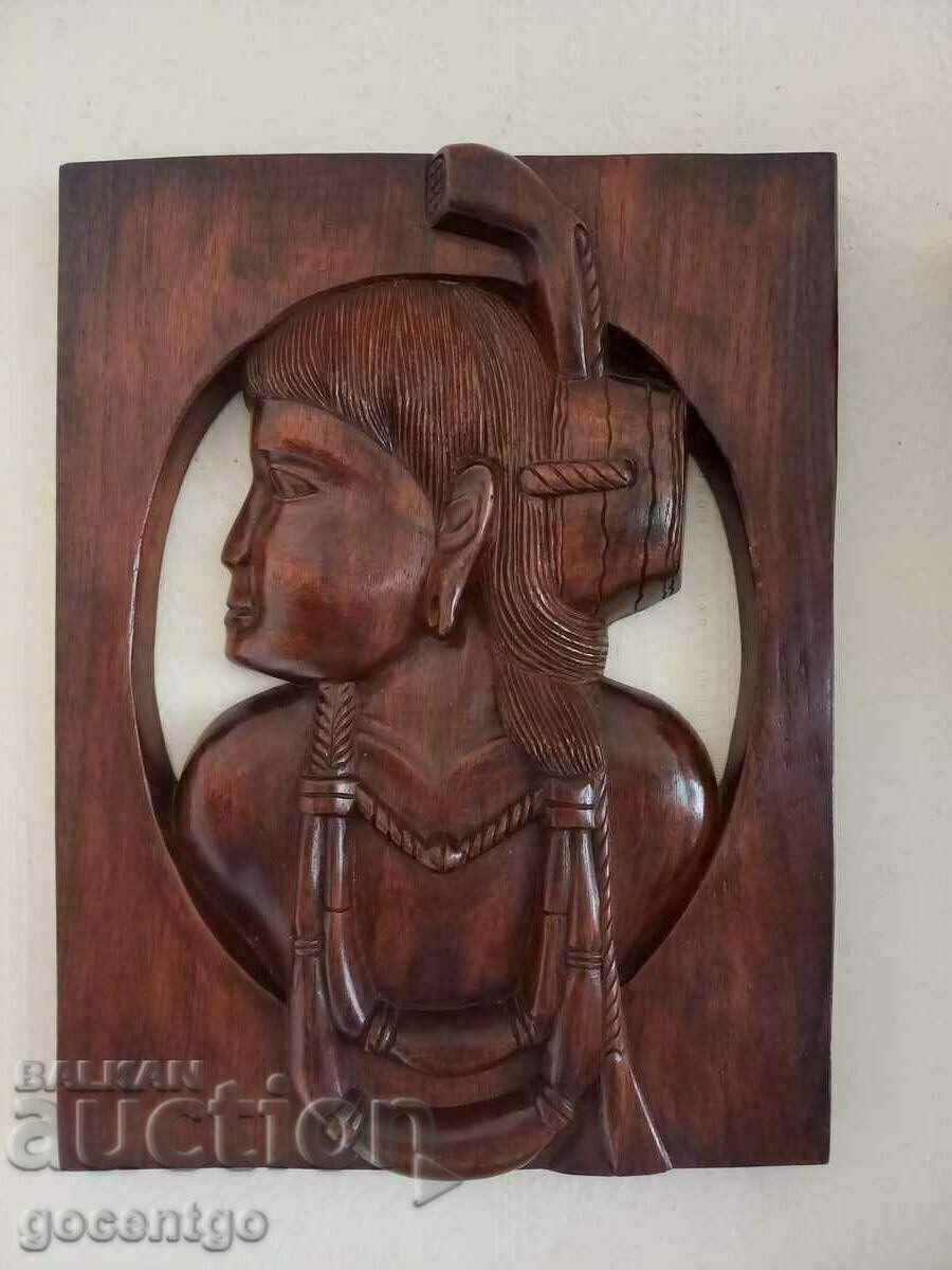 Hand carved 35x27 cm mahogany