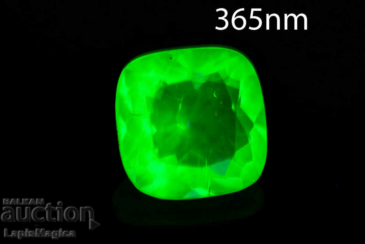 Hyalite opal 0.67ct 5.8mm cushion cut fluorescent