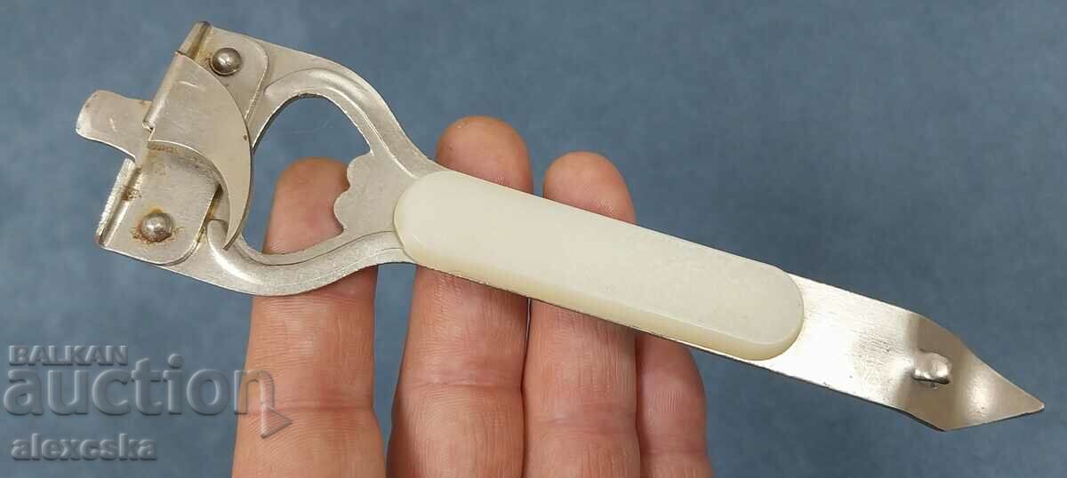 Deschizător de colecție cu preț 15.00 BGN | € 7.67 Deschizător de colecție cu preț 15.00 BGN | € 7.67