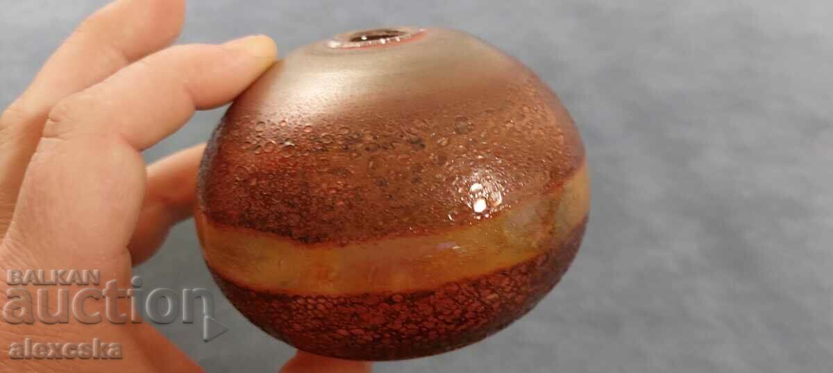 Delivery of Thin-walled vase - Switzerland