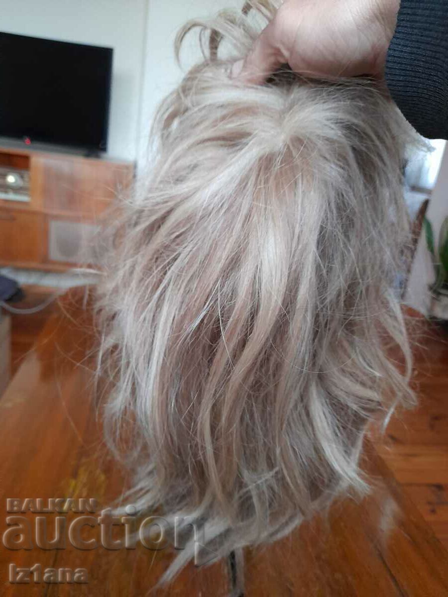 Auction An old wig Auction An old wig