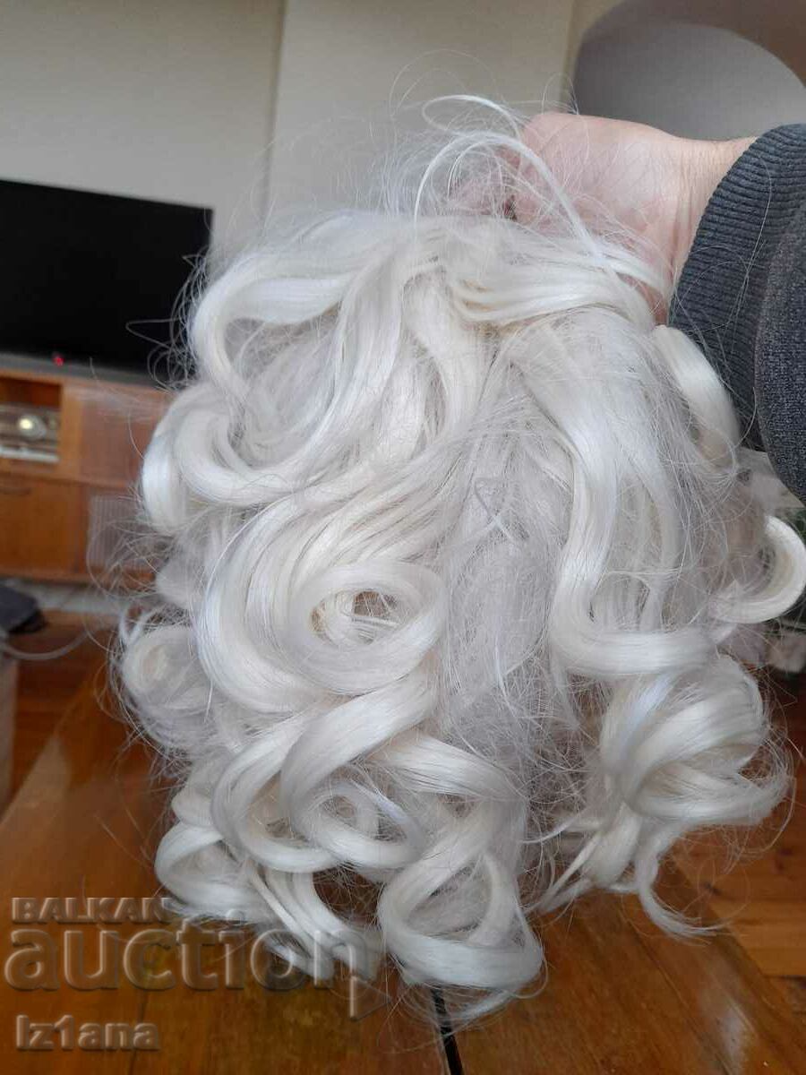 Auction An old wig Auction An old wig