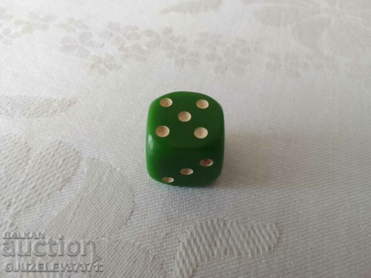 Old bakelite game dice 5 grams -2 cm