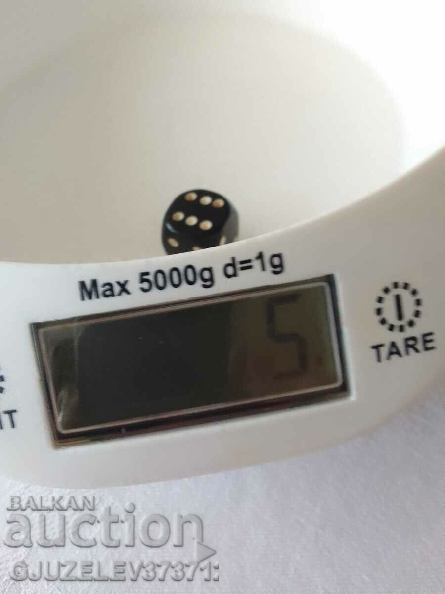 Old bakelite game dice 5 grams -2 cm - 5 Old bakelite game dice 5 grams -2 cm - 5