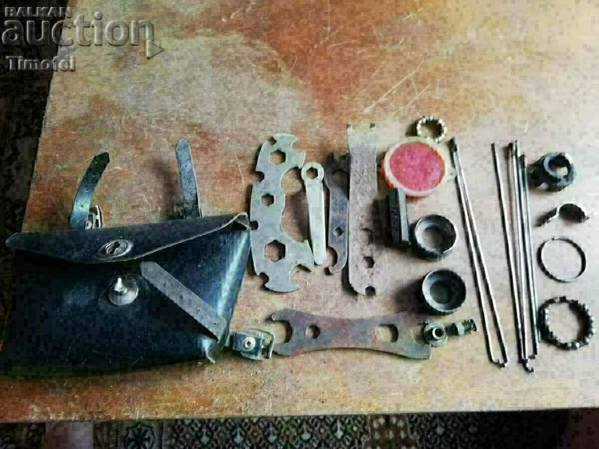 Delivery of Old bag, bike tools, bike. Delivery of Old bag, bike tools, bike.