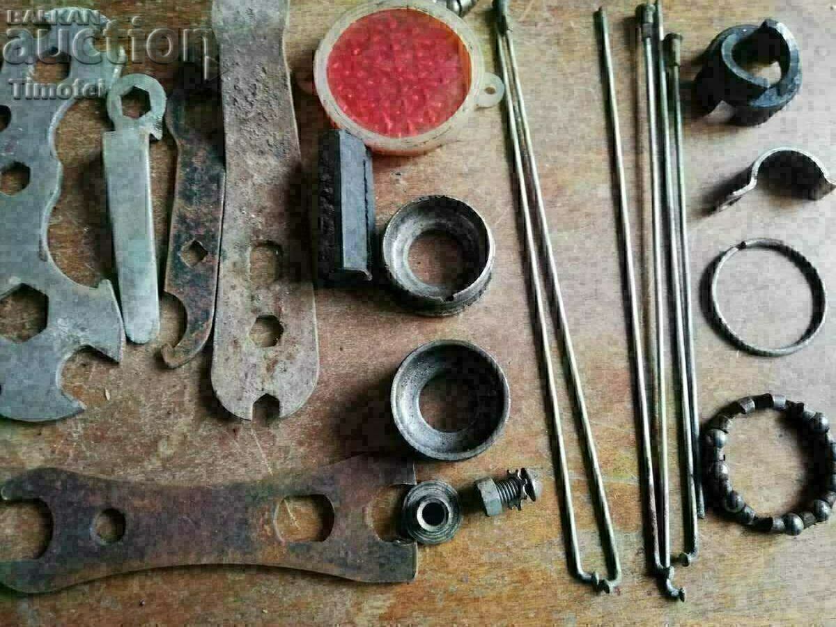 Old bag, bike tools, bike. - 5 Old bag, bike tools, bike. - 5