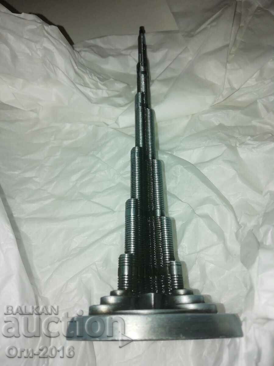 Auction BURJ KHALIFA collectible figure Auction BURJ KHALIFA collectible figure