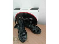 Sandale italiene din piele, negre, marimea 36