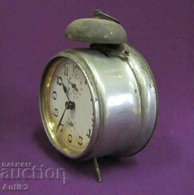 Auction Old Clock, Alarm Clock Auction Old Clock, Alarm Clock