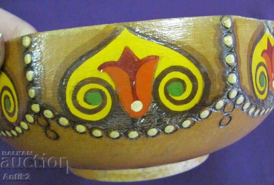 Delivery of Vintich Wooden Bowl Hand Painted Delivery of Vintich Wooden Bowl Hand Painted