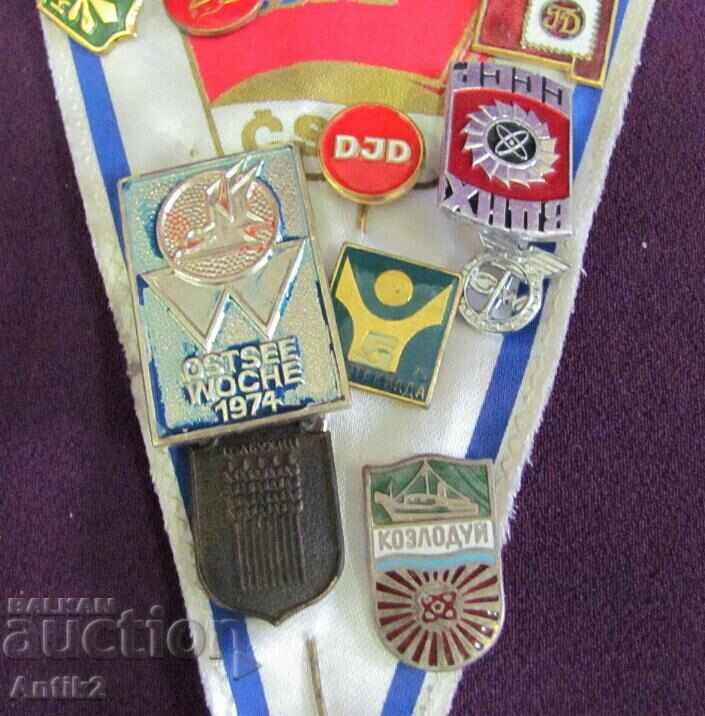 Delivery of Vintich Badges and Flags Delivery of Vintich Badges and Flags