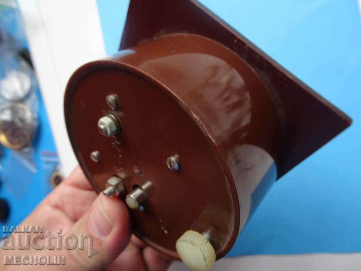 Delivery of COLLECTIBLE RUSSIAN ELECTRO-MECHANICAL BAKELITE SOCIETY Delivery of COLLECTIBLE RUSSIAN ELECTRO-MECHANICAL BAKELITE SOCIETY