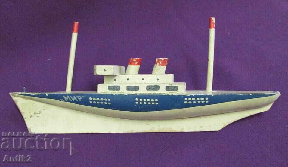 Стар Дървен Макет Модел на Кораб- Сталин