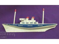 Стар Дървен Макет Модел на Кораб- Сталин