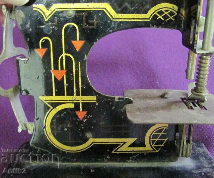Delivery of Antique Metal Children's Toy - Sewing Machine Delivery of Antique Metal Children's Toy - Sewing Machine