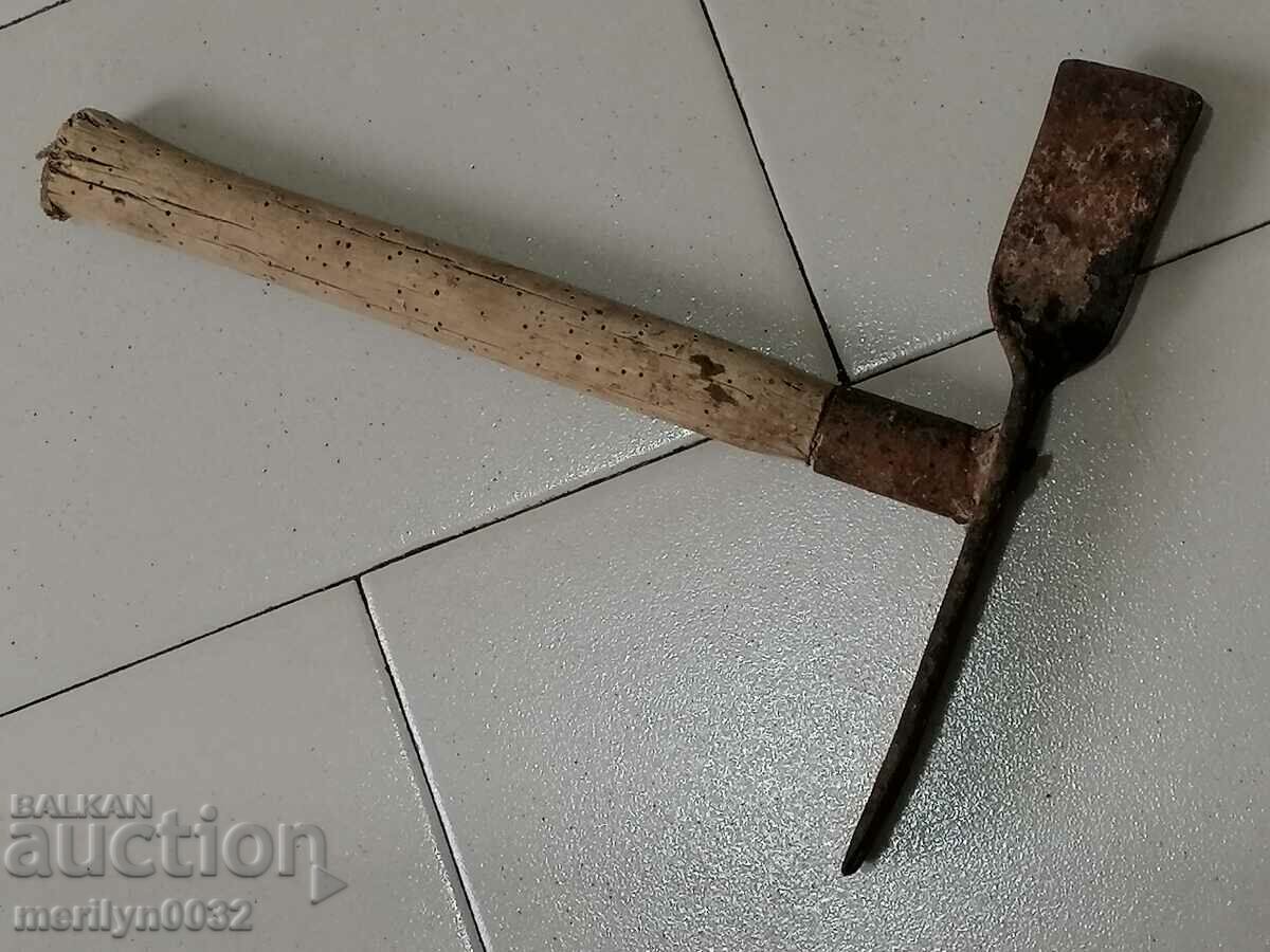 An old agricultural blade, turnip hoe, hoe, tin hoe - 7 An old agricultural blade, turnip hoe, hoe, tin hoe - 7