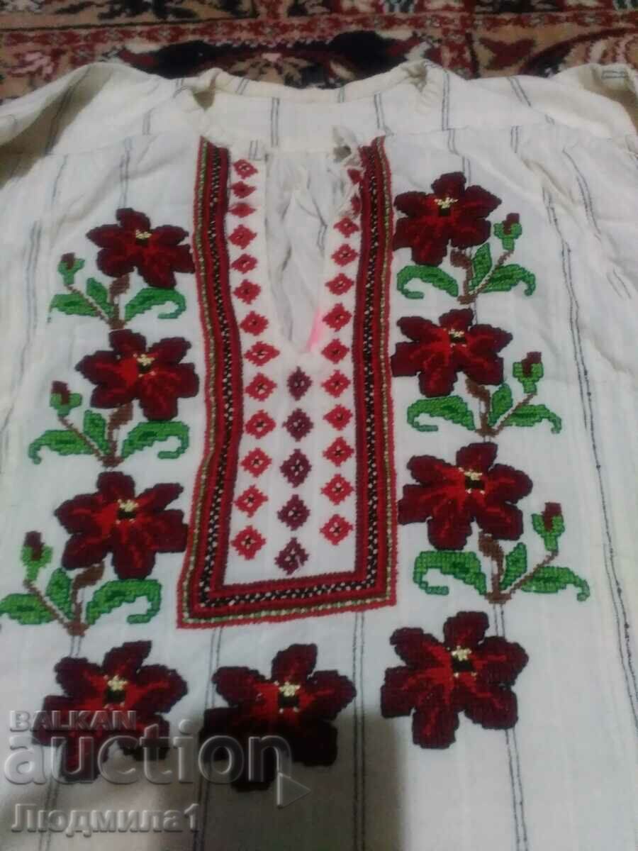 AUTHENTIC OLD LADIES SHIRT with price 200.00 BGN | € 102.26 AUTHENTIC OLD LADIES SHIRT with price 200.00 BGN | € 102.26