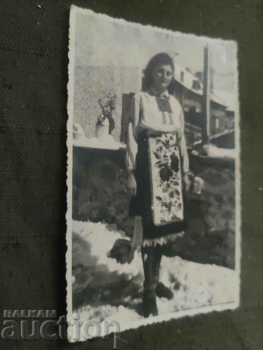 Γυναίκα με κοστούμια 1943 χωριό Musina