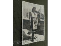 Femeie in costum 1943 sat Musina
