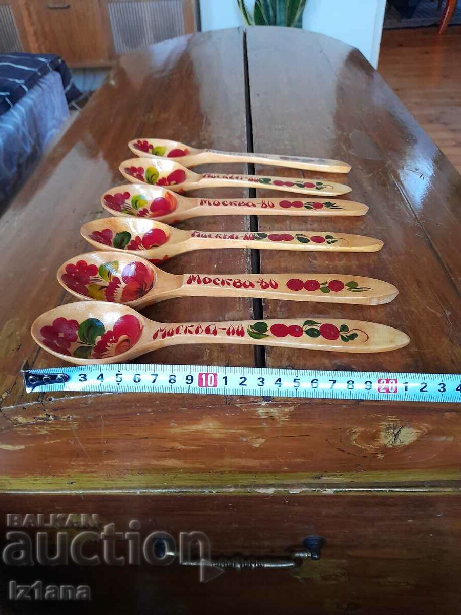 Delivery of Old Russian wooden spoons Delivery of Old Russian wooden spoons