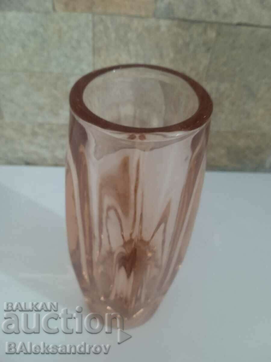 Auction  Old colored glass vase