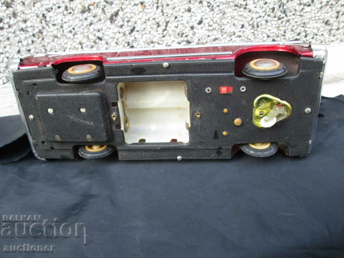 VINTAGE OLD RARE CHINESE TIN TOY CAR - 6 VINTAGE OLD RARE CHINESE TIN TOY CAR - 6