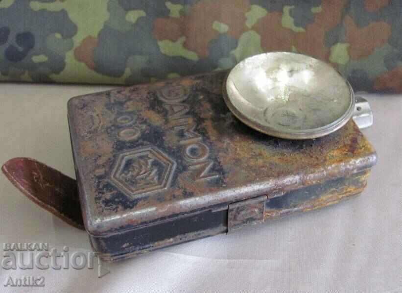 Lanterna de semnal militar al doilea război mondial DAIMON cu preț 60.00 BGN | € 30.68 Lanterna de semnal militar al doilea război mondial DAIMON cu preț 60.00 BGN | € 30.68