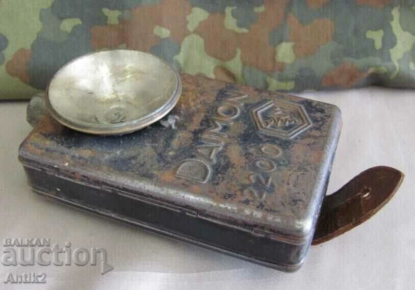 Licitație Lanterna de semnal militar al doilea război mondial DAIMON Licitație Lanterna de semnal militar al doilea război mondial DAIMON