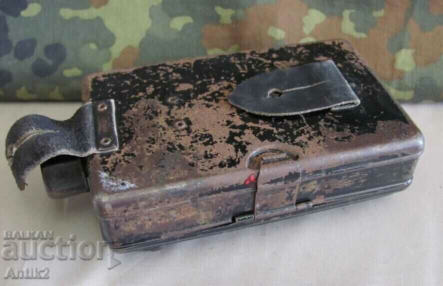 WWII Military Signal Flashlight DAIMON - 6 WWII Military Signal Flashlight DAIMON - 6