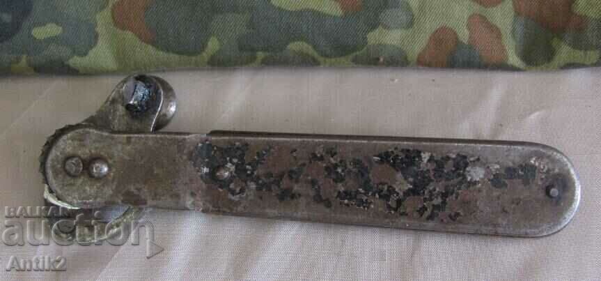 Auction  WWII Metal SIEGER Can Opener
