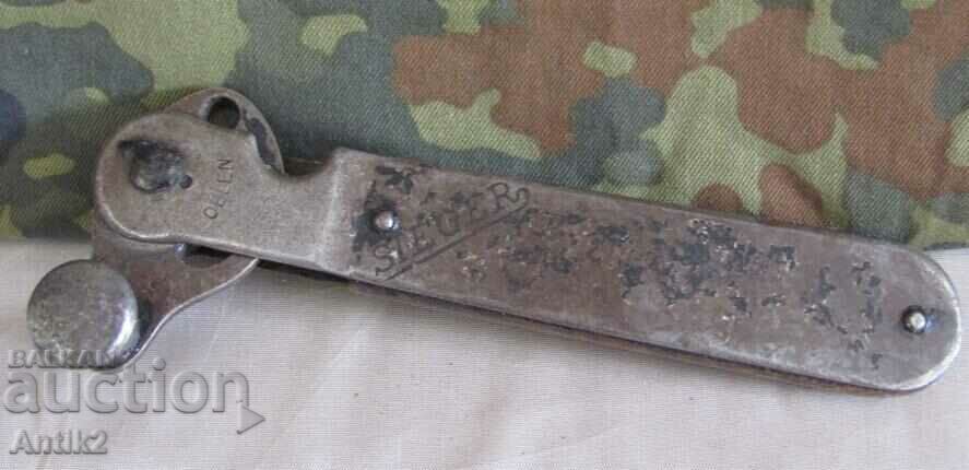WWII Metal SIEGER Can Opener - 7