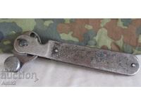 WWII Metal SIEGER Can Opener