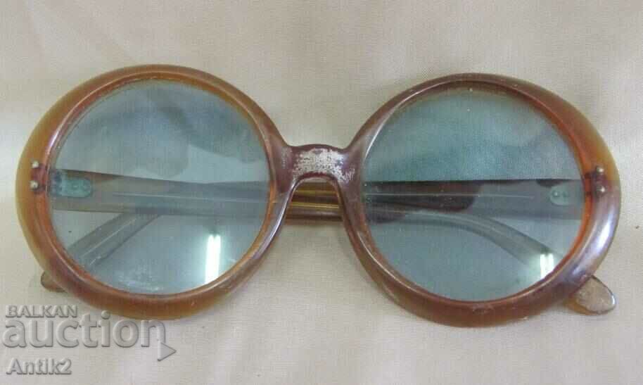 Delivery of 50 Sunglasses Delivery of 50 Sunglasses