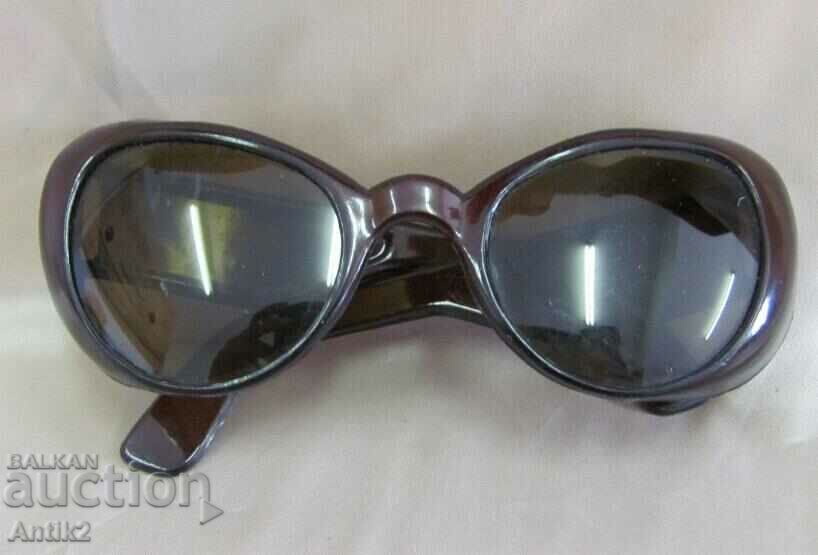 Delivery of 50 Sunglasses Delivery of 50 Sunglasses