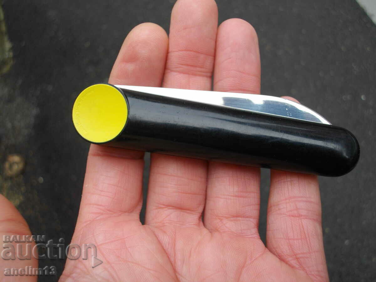 Delivery of COLLECTIBLE POCKET KNIFE Delivery of COLLECTIBLE POCKET KNIFE