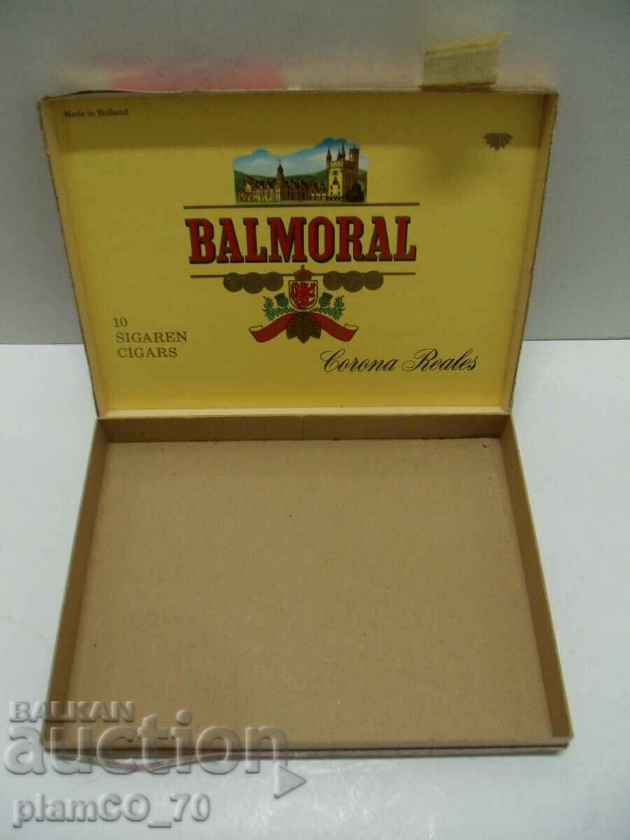 Auction #*7439 old cardboard box - BALMORAL Auction #*7439 old cardboard box - BALMORAL