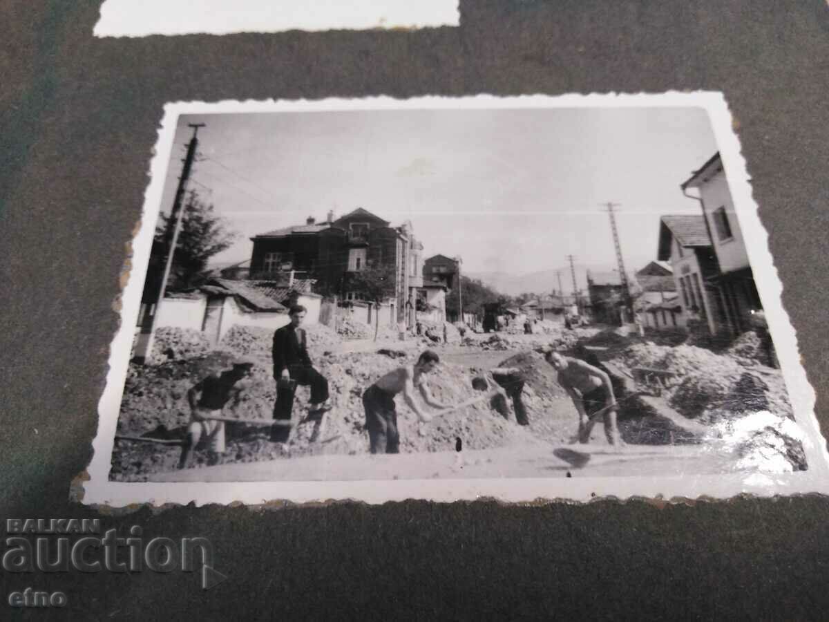 Kazanlak, Krumovgrad-ΚΟΙΝΩΝΙΚΕΣ ΦΩΤΟΓΡΑΦΙΕΣ-ΚΑΤΑΣΚΕΥΗ ΔΡΟΜΩΝ, ΦΩΤΟ με τιμή 20.00 BGN | € 10.23 Kazanlak, Krumovgrad-ΚΟΙΝΩΝΙΚΕΣ ΦΩΤΟΓΡΑΦΙΕΣ-ΚΑΤΑΣΚΕΥΗ ΔΡΟΜΩΝ, ΦΩΤΟ με τιμή 20.00 BGN | € 10.23